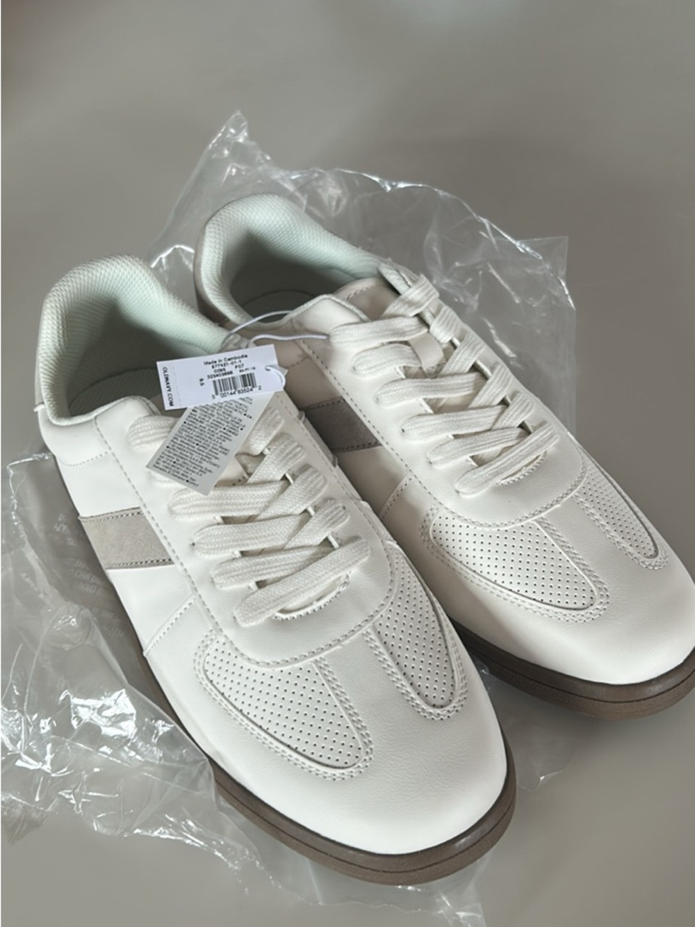 Old Navy White Sneakers with Taupe Stripe